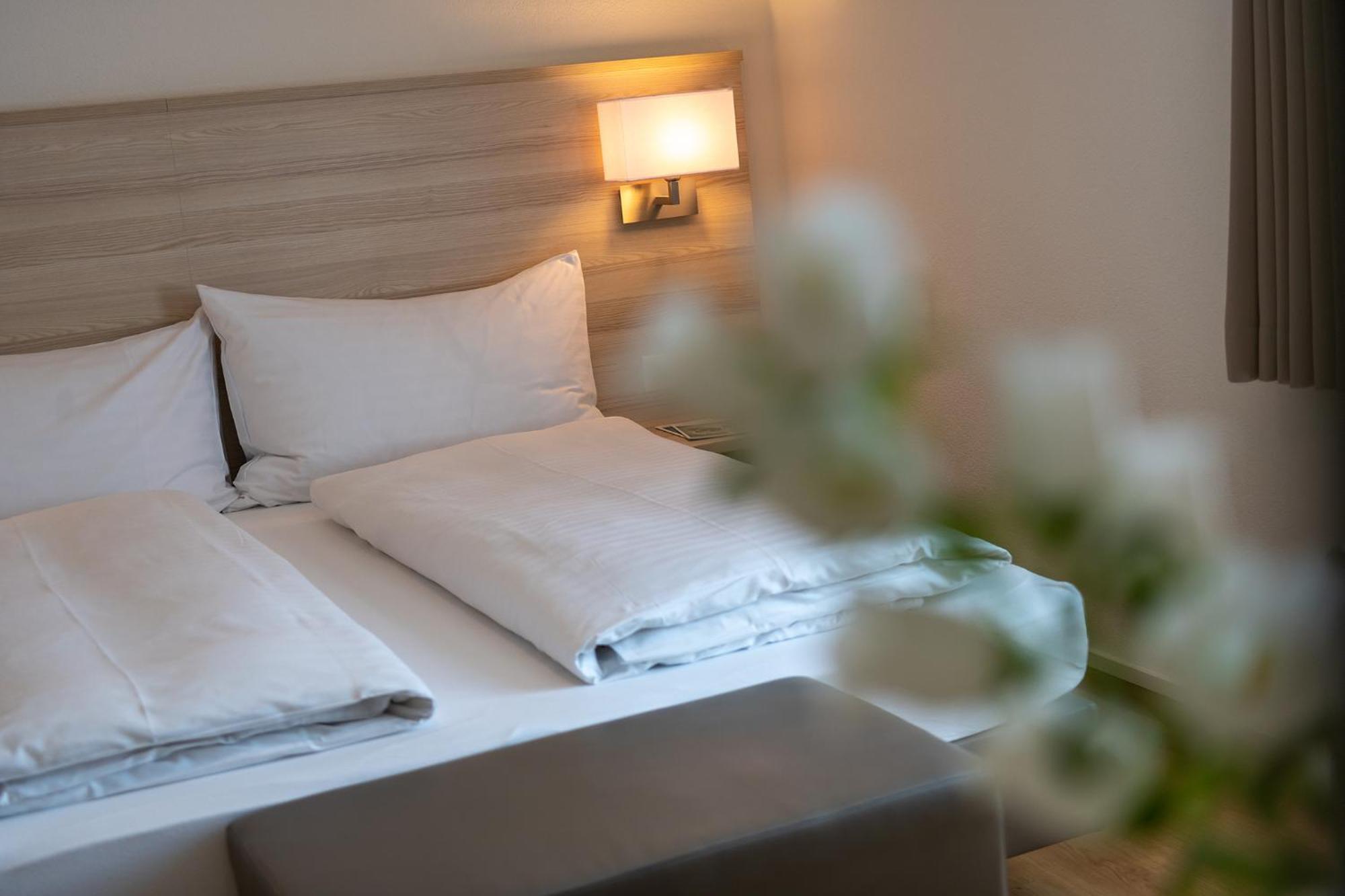Hotel Garni Roessli Wittenbach Bagian luar foto