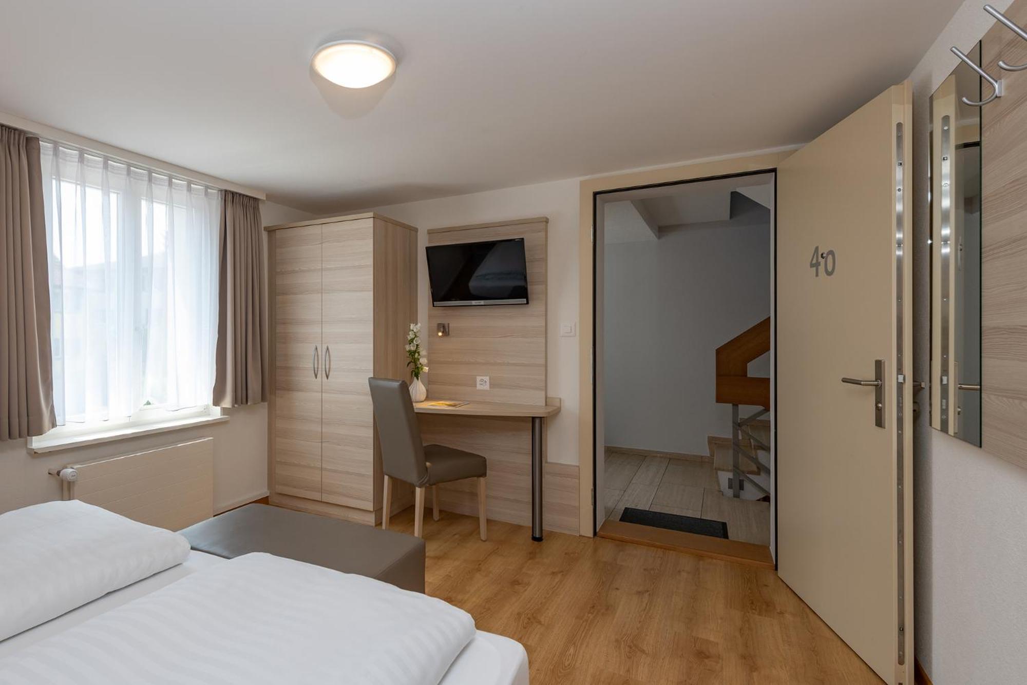 Hotel Garni Roessli Wittenbach Bagian luar foto
