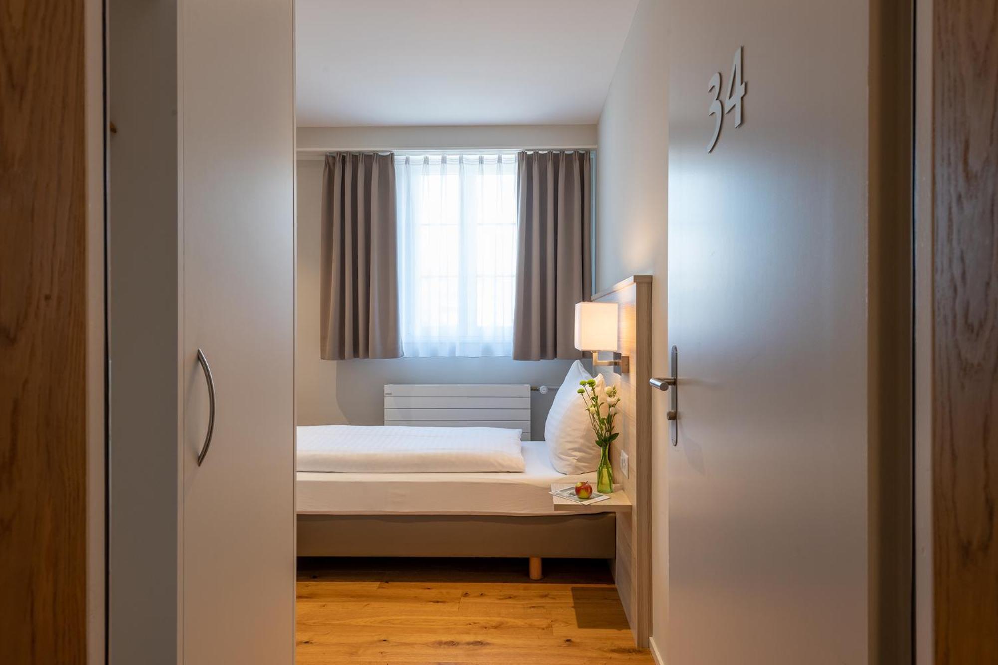 Hotel Garni Roessli Wittenbach Bagian luar foto